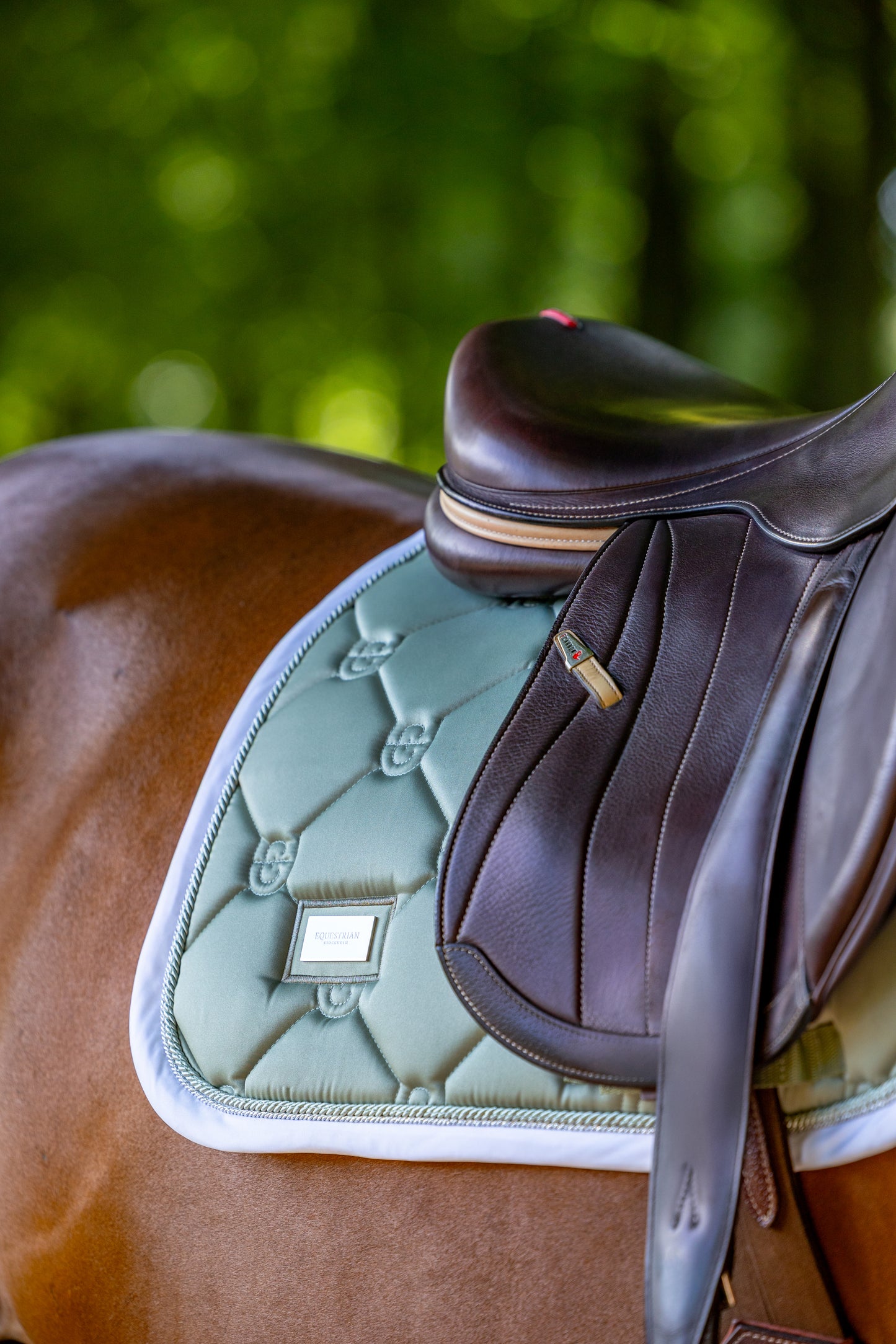 Equestrian Stockholm - Pistachio White Jump